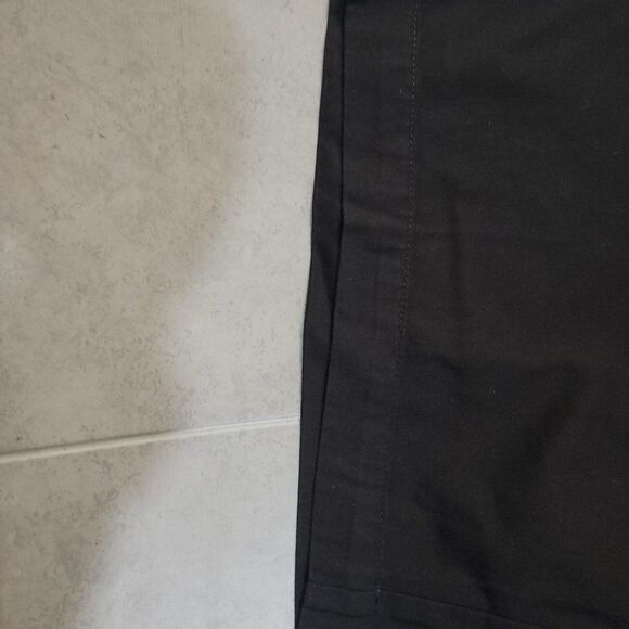 Amazon Essentials Mens Black Slash Pocket Flat Front Classic Chino Shorts Sz 40 - Picture 6 of 9